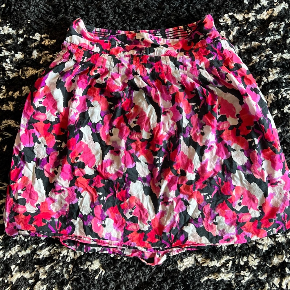 Pink and black knee length skirt with pockets!!